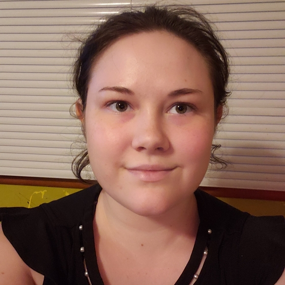 Meet your Posher, Rachel - Picture 3 of 3